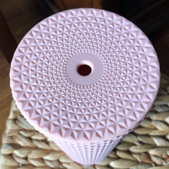 Light pink diamond studded tumbler with lid - Picture 2 of 4